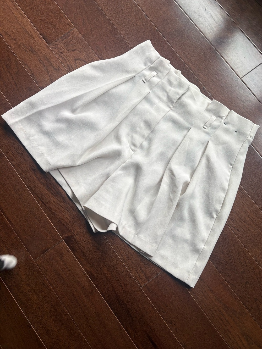Ivory White Super High Rise Pleated Flattering Dress Shorts Tailored Wide Leg 4
